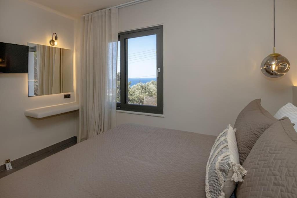Pearl Suites And Villa Tinos Exterior photo