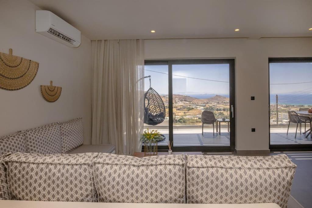 Pearl Suites And Villa Tinos Exterior photo