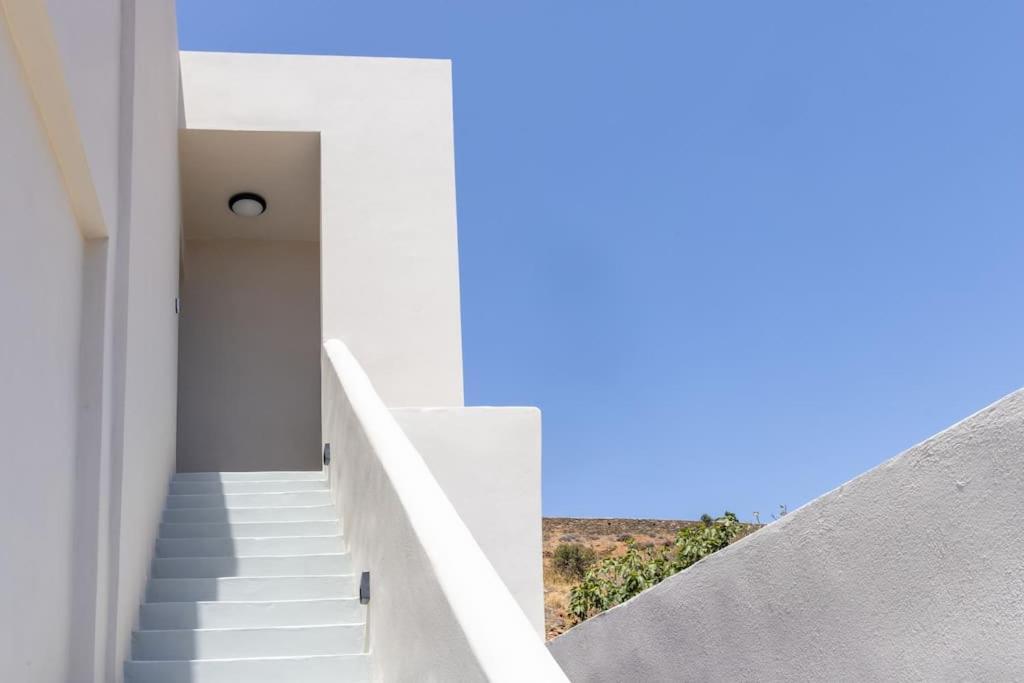 Pearl Suites And Villa Tinos Exterior photo