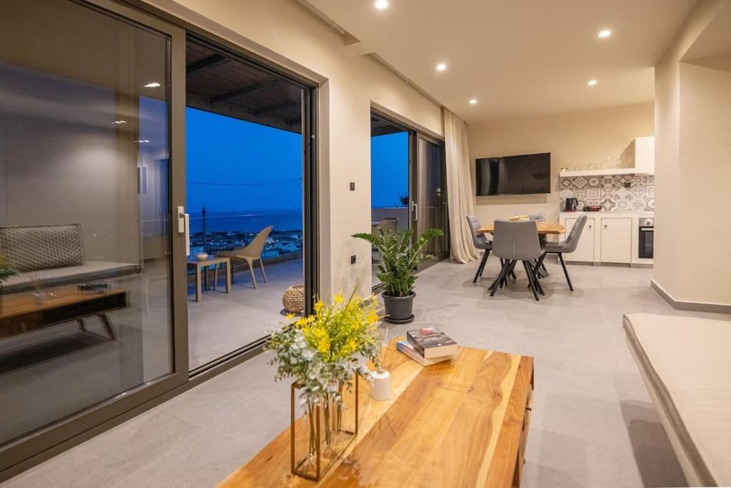 Pearl Suites And Villa Tinos Exterior photo