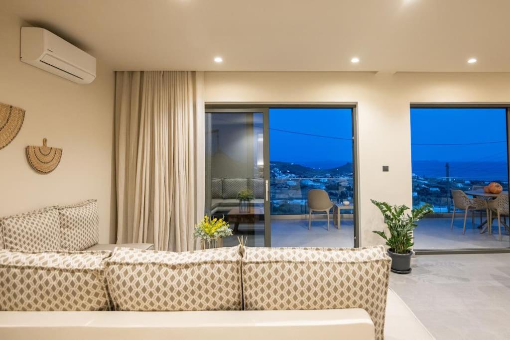 Pearl Suites And Villa Tinos Exterior photo