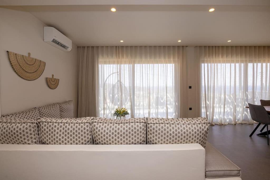 Pearl Suites And Villa Tinos Exterior photo
