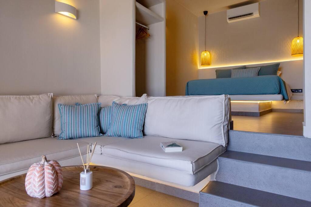 Pearl Suites And Villa Tinos Exterior photo