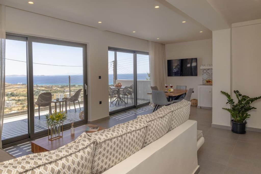 Pearl Suites And Villa Tinos Exterior photo