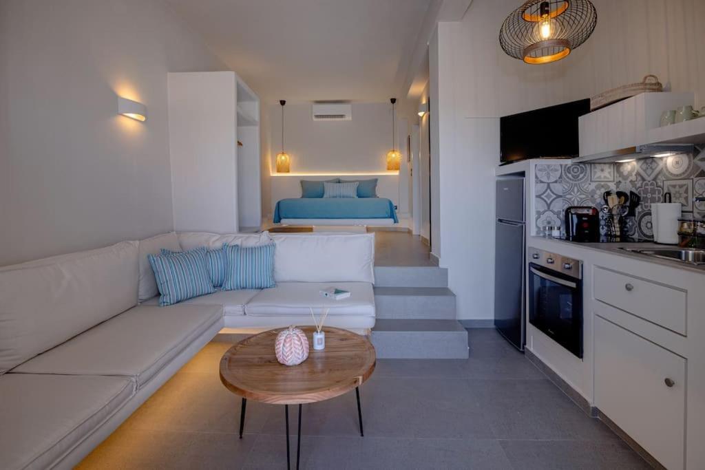 Pearl Suites And Villa Tinos Exterior photo