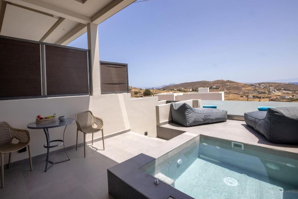 Pearl Suites And Villa Tinos Exterior photo