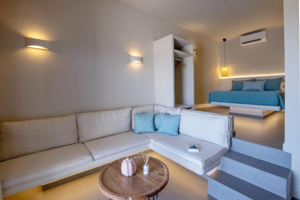 Pearl Suites And Villa Tinos Exterior photo