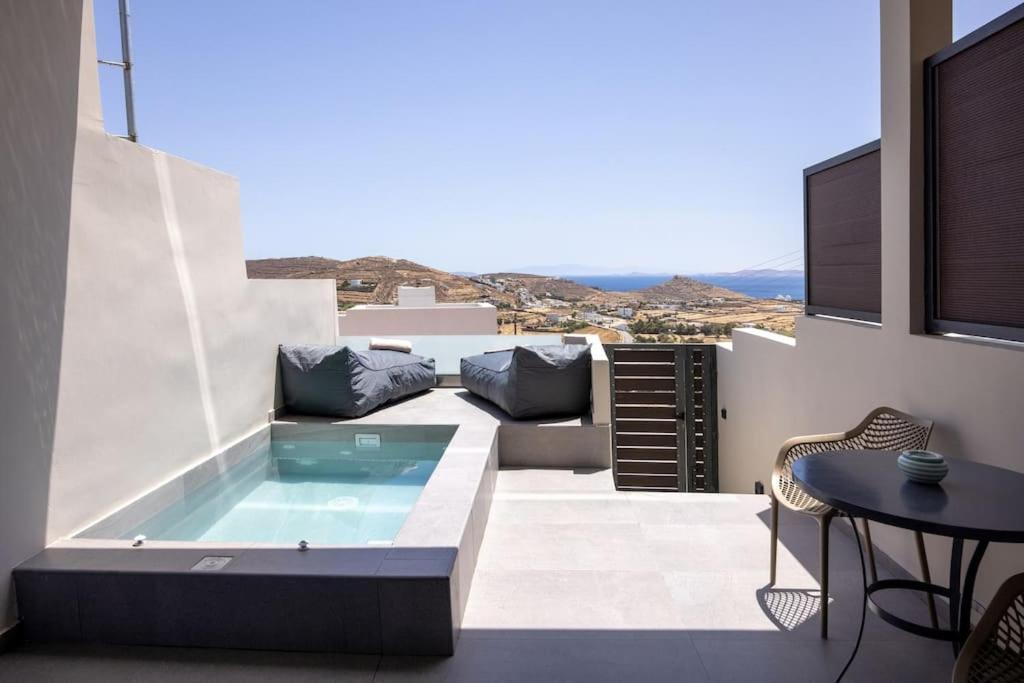 Pearl Suites And Villa Tinos Exterior photo