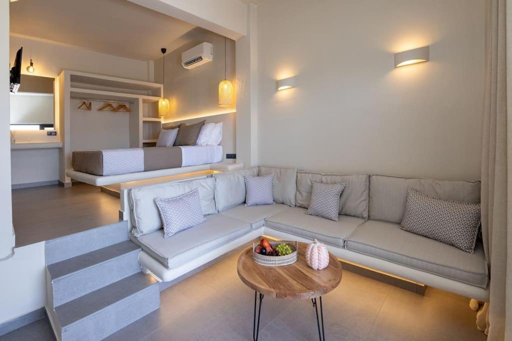 Pearl Suites And Villa Tinos Exterior photo