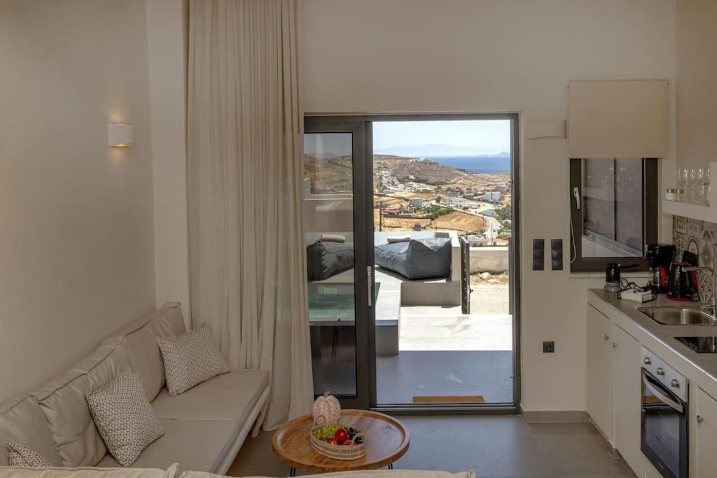 Pearl Suites And Villa Tinos Exterior photo